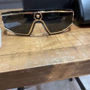 Versace Sunglasses Gold Mirror VE 2226 new without tags